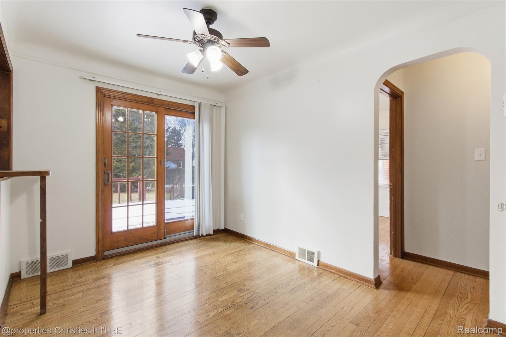 23041 Roanoke Avenue