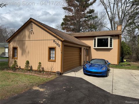 8360 Arlis Street Commerce Charter Township MI 48382