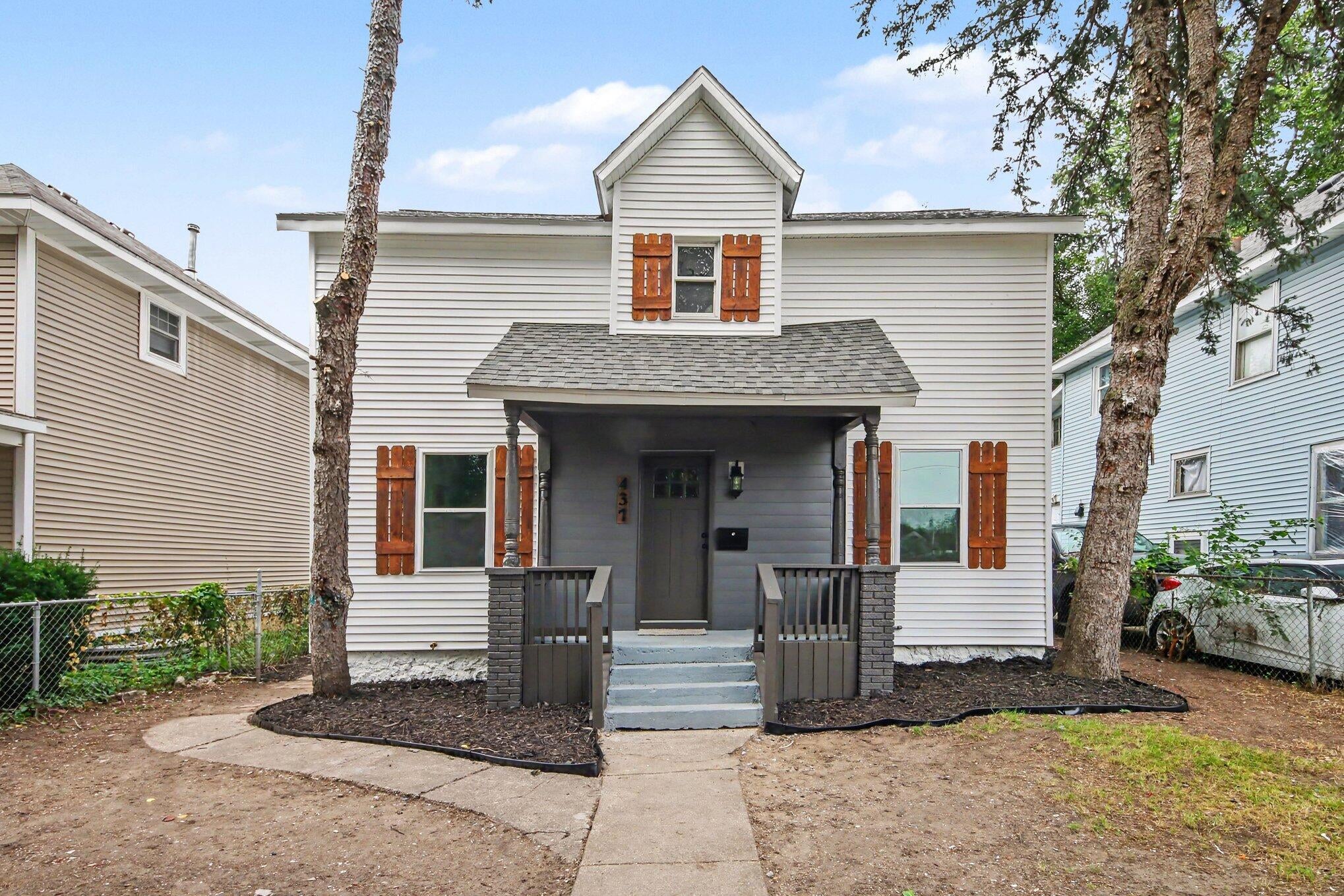 437 Woodlawn Street SE