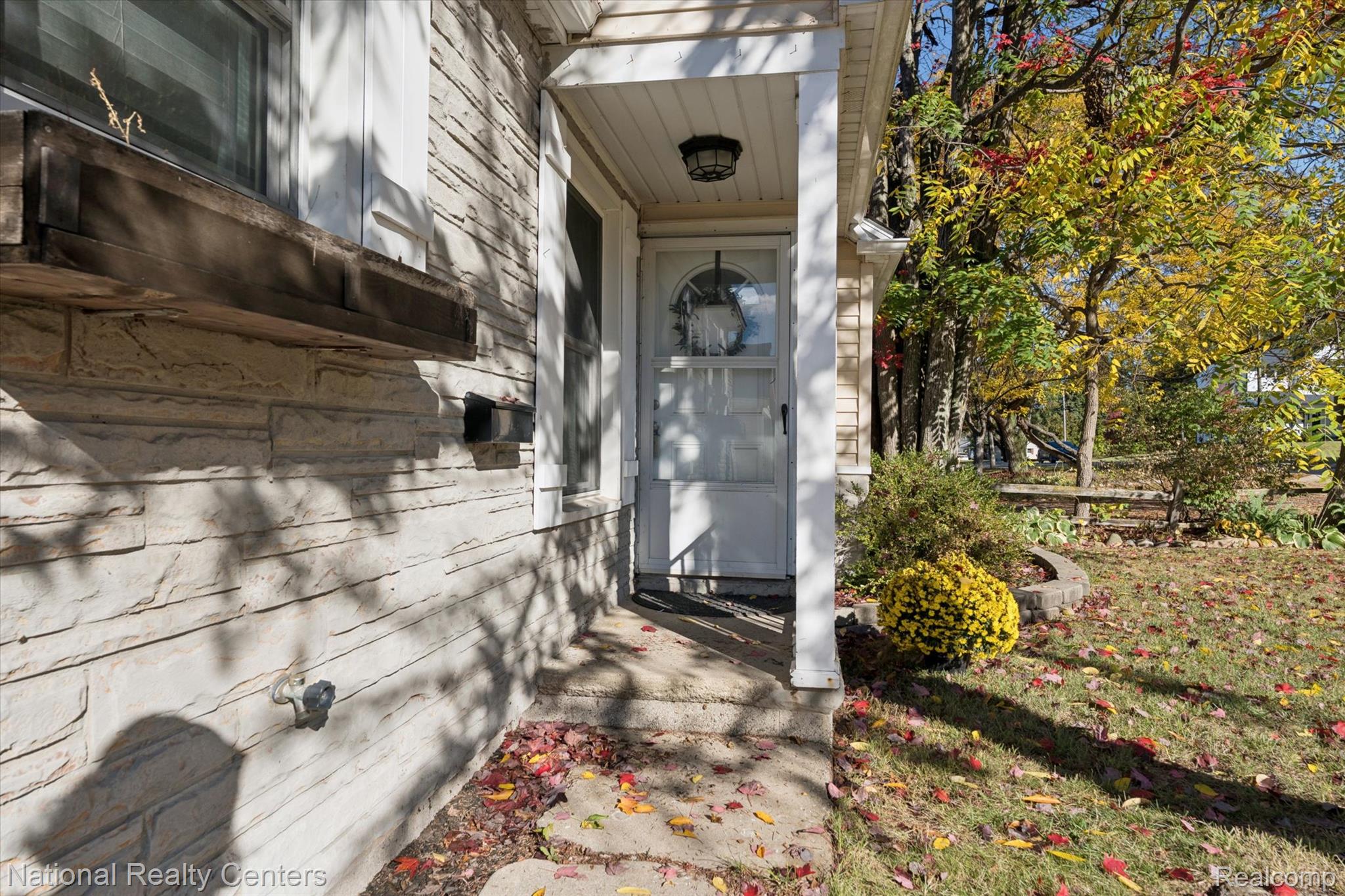 1127 E Commerce Street