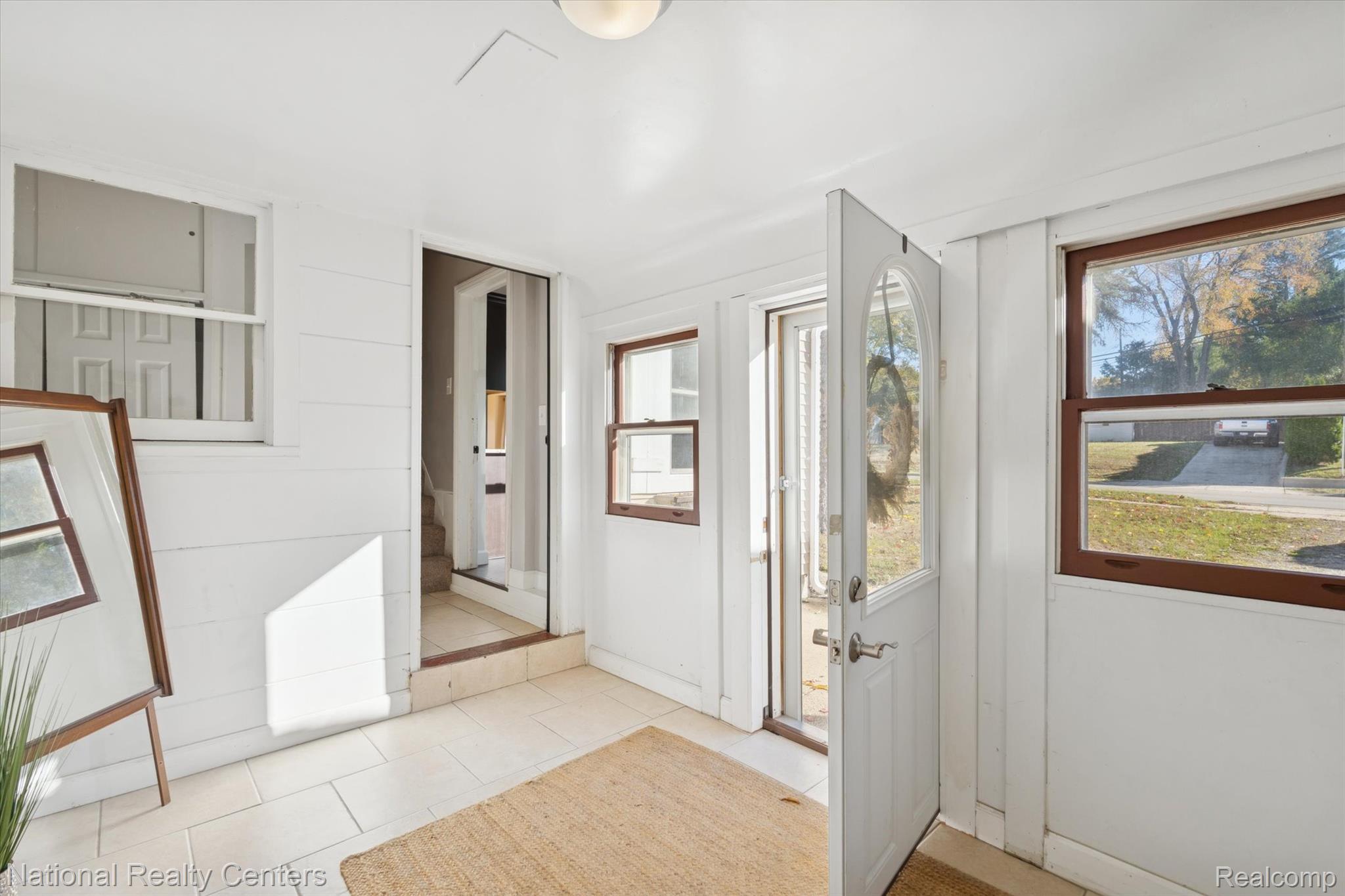 1127 E Commerce Street