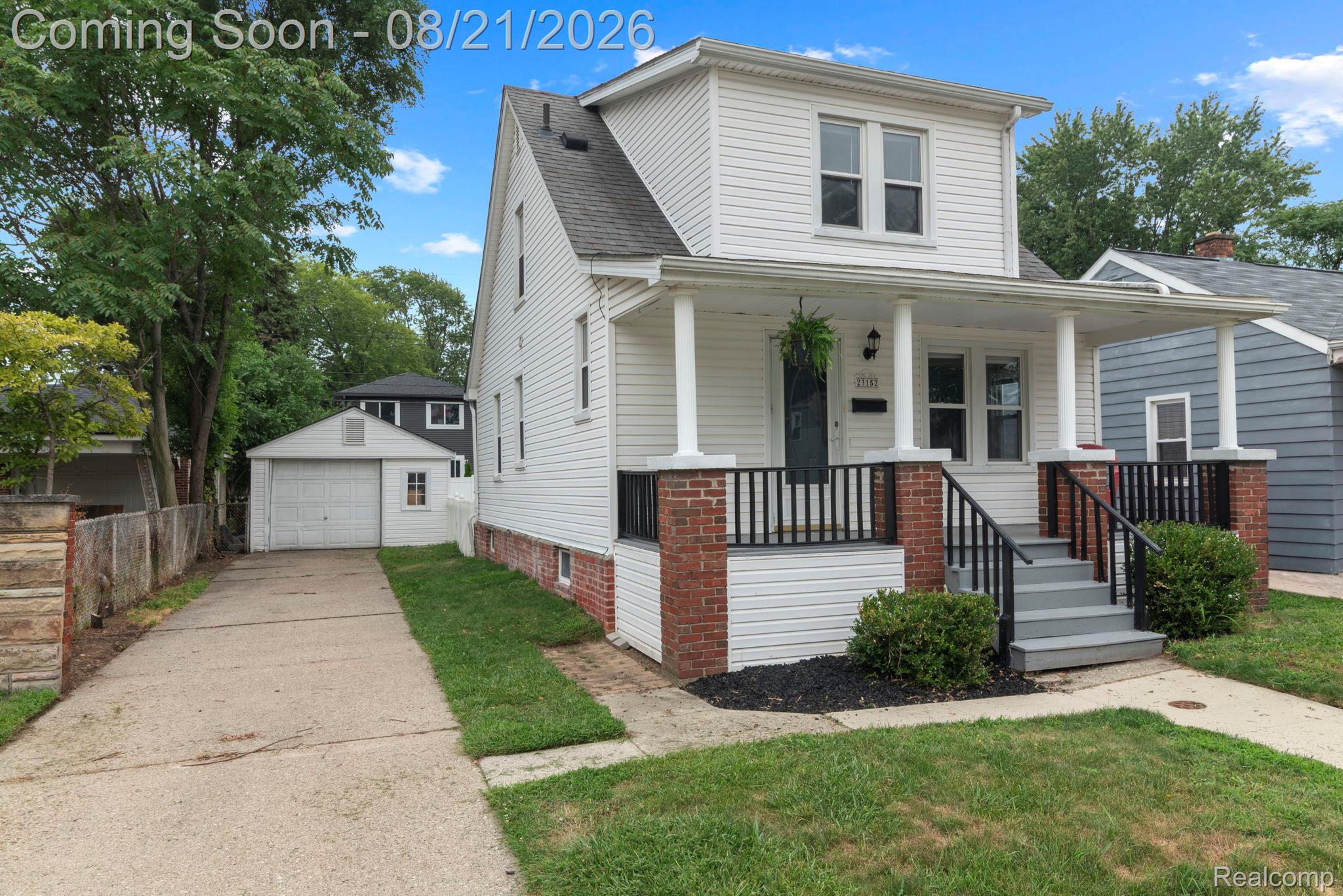 23152 Tawas Avenue
