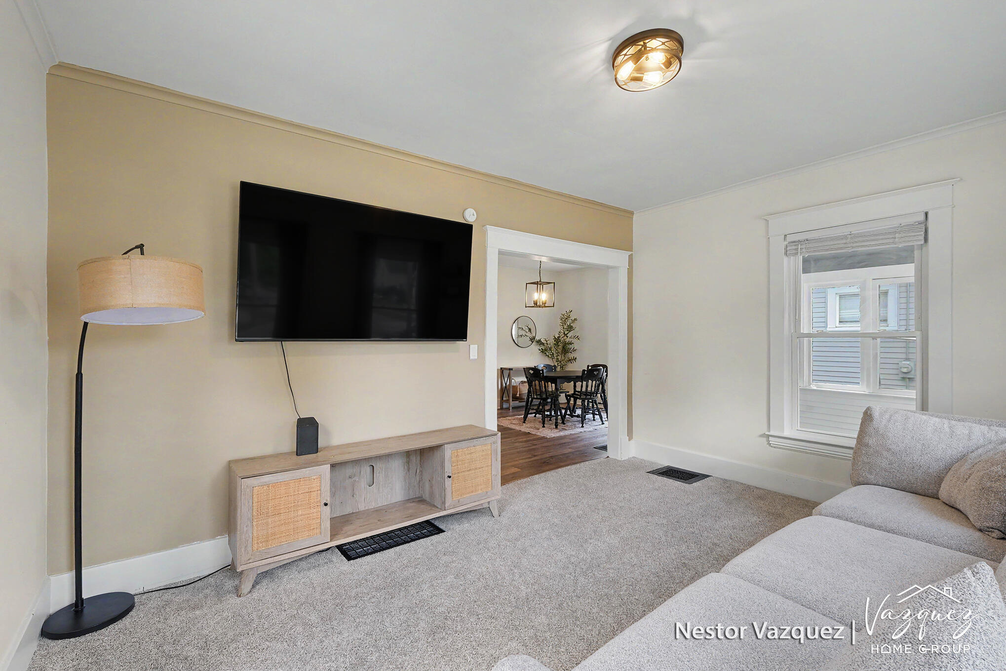234 Knapp Street NE