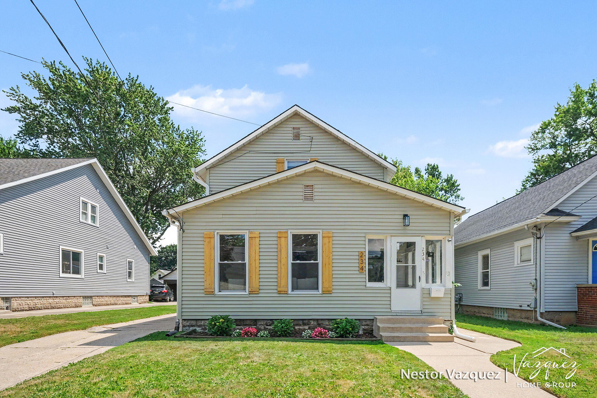 234 Knapp Street NE