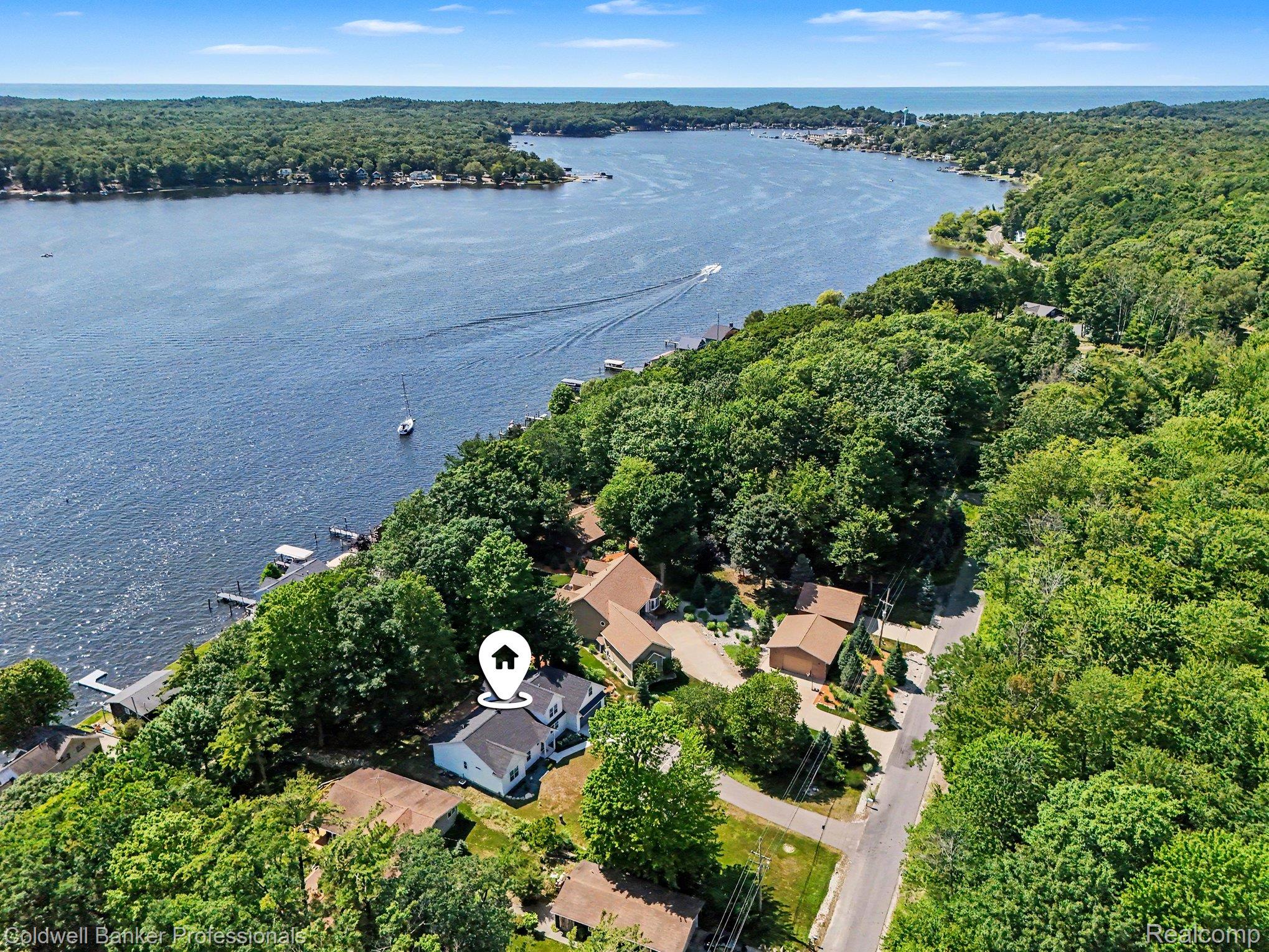 5253 W Lakeview Drive