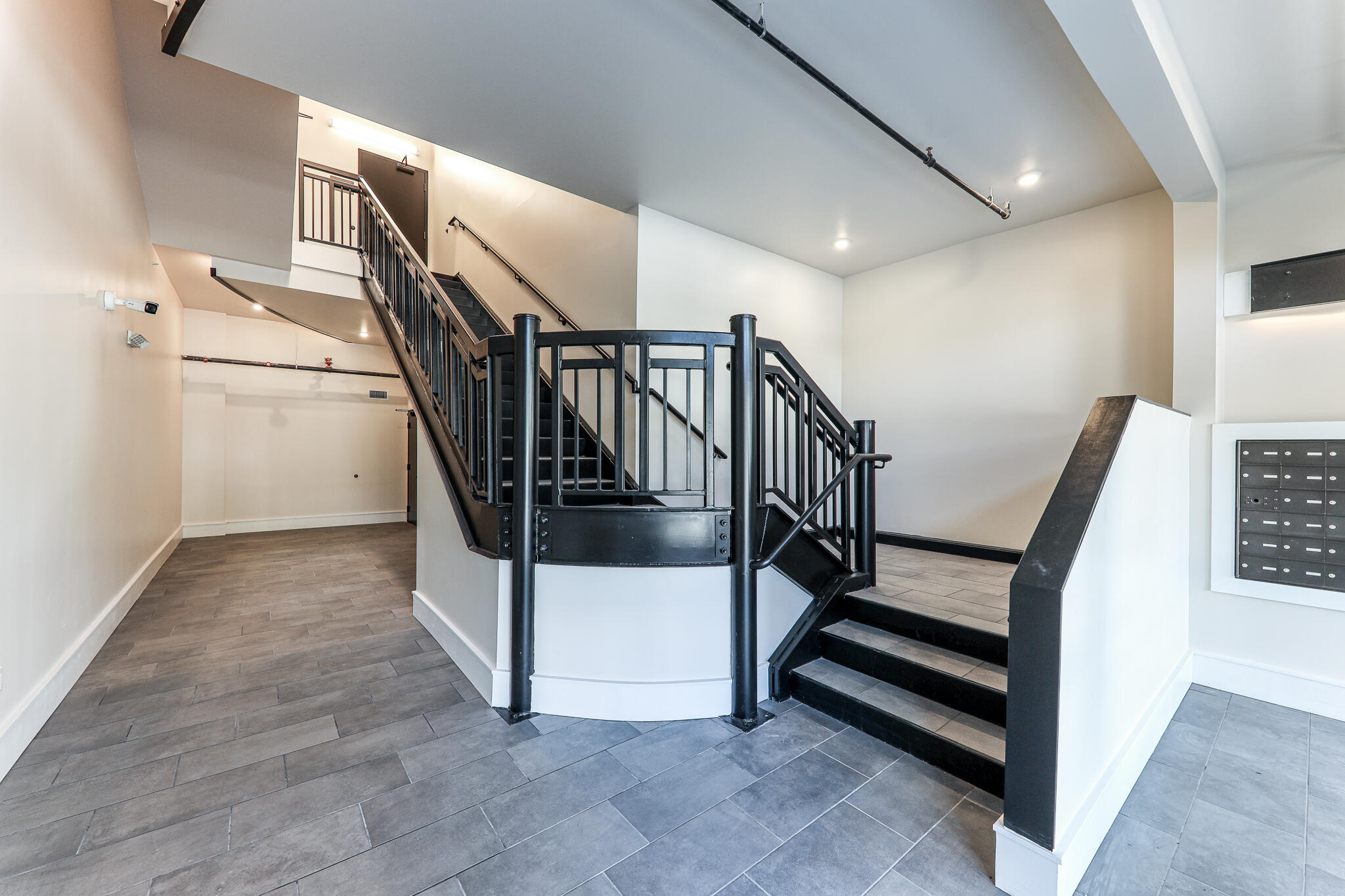 400 N River Street 305