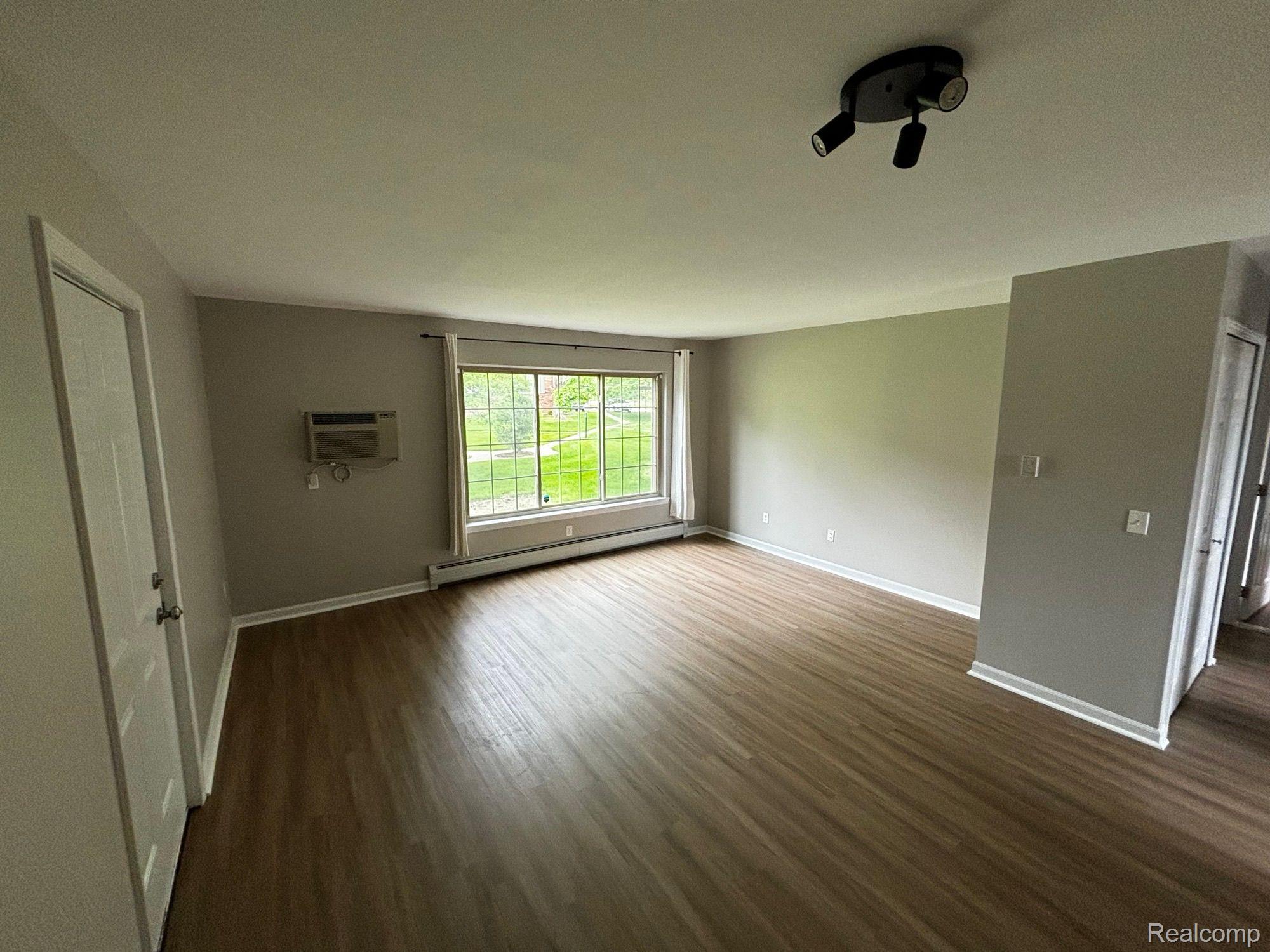 454 ROMEO Road 215