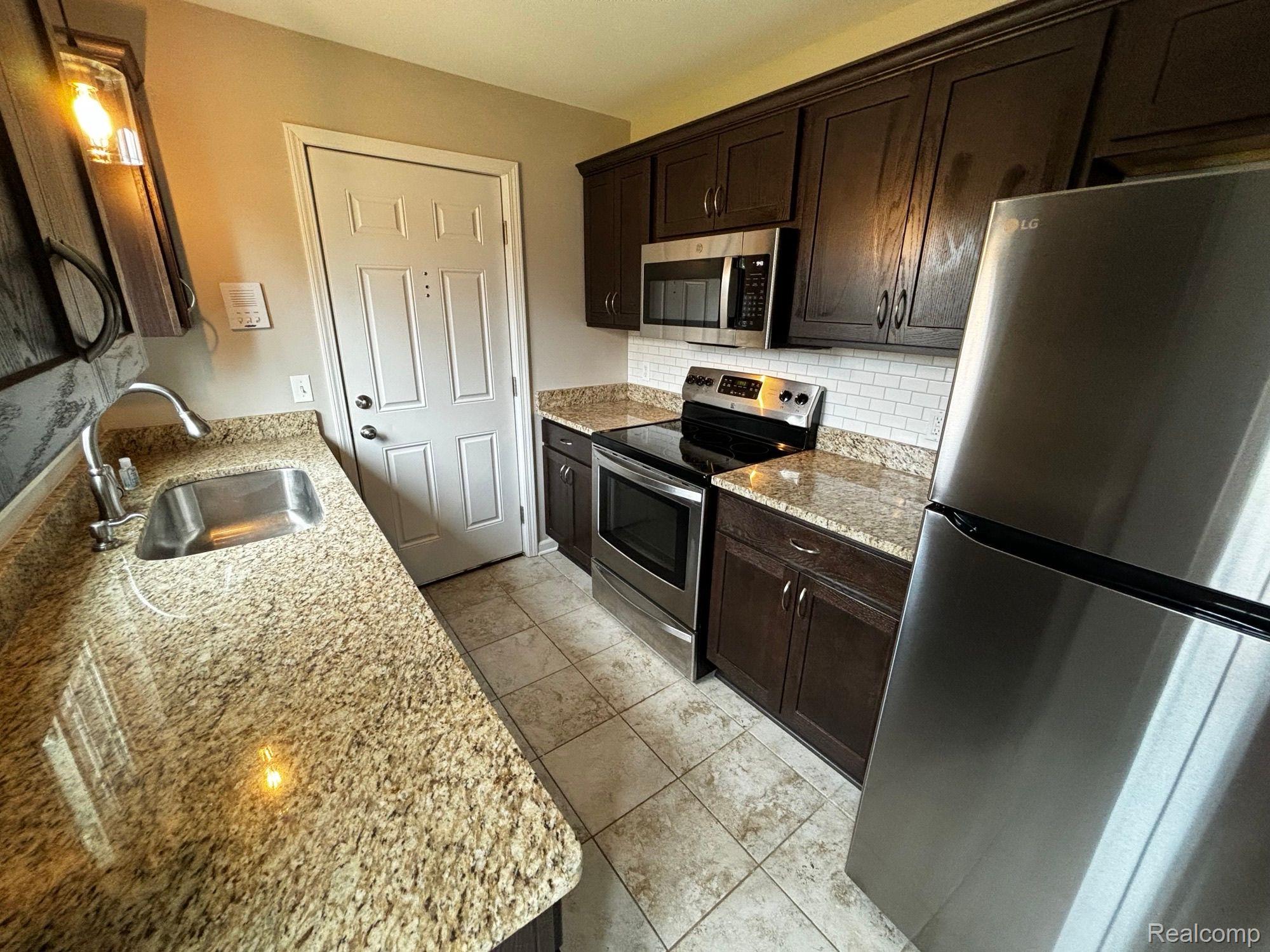 454 ROMEO Road 215