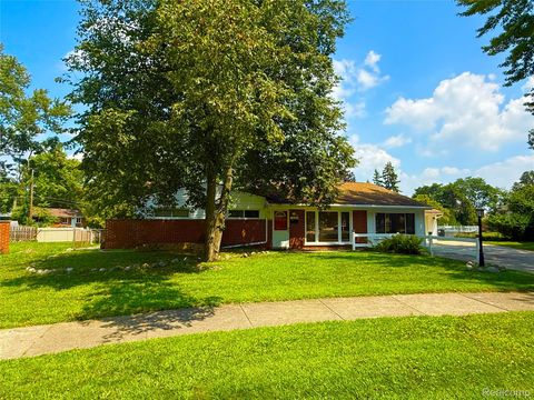 18582 Whitby Street Livonia City MI 48152