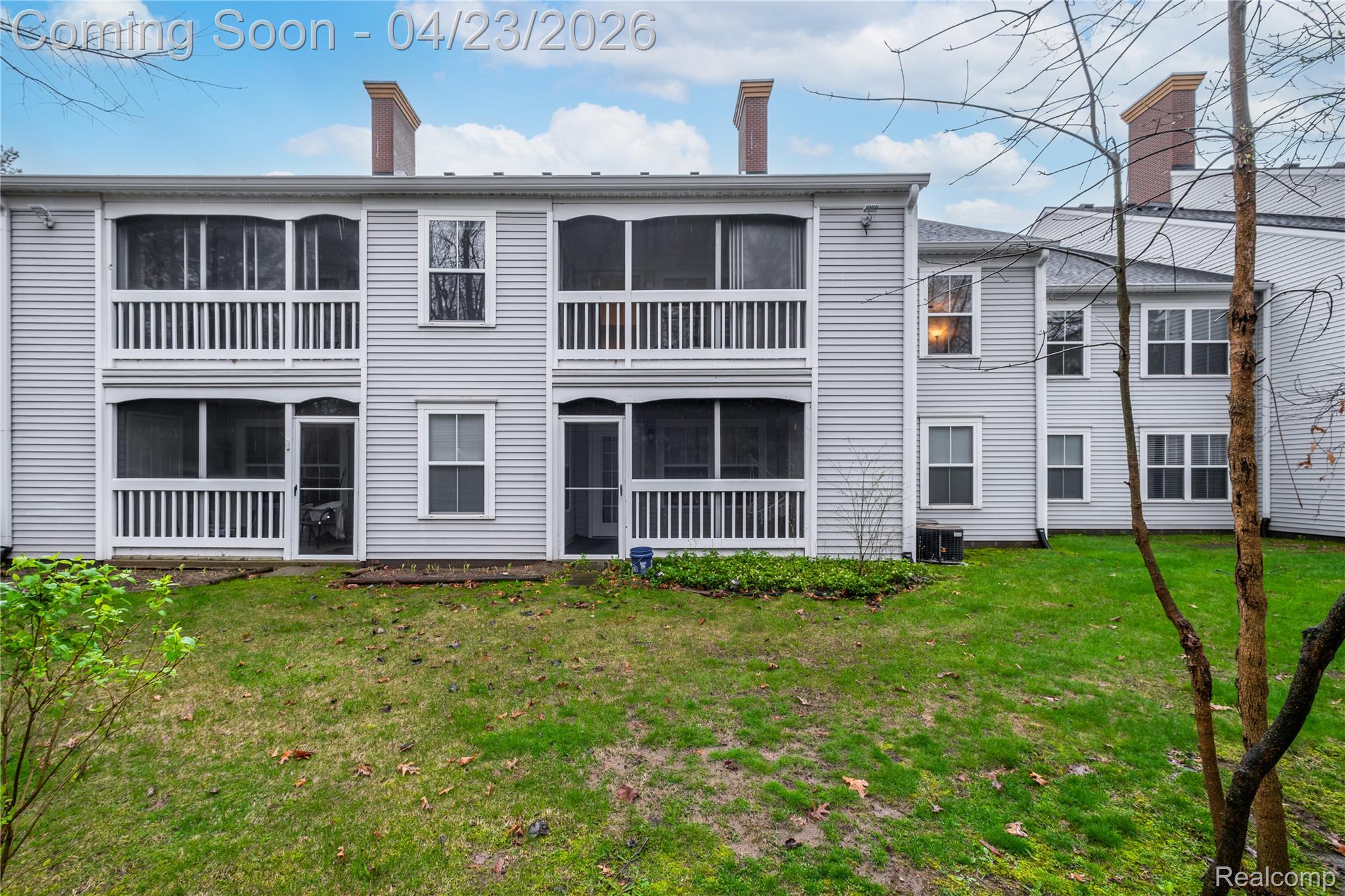 1221 Curzon Court 203