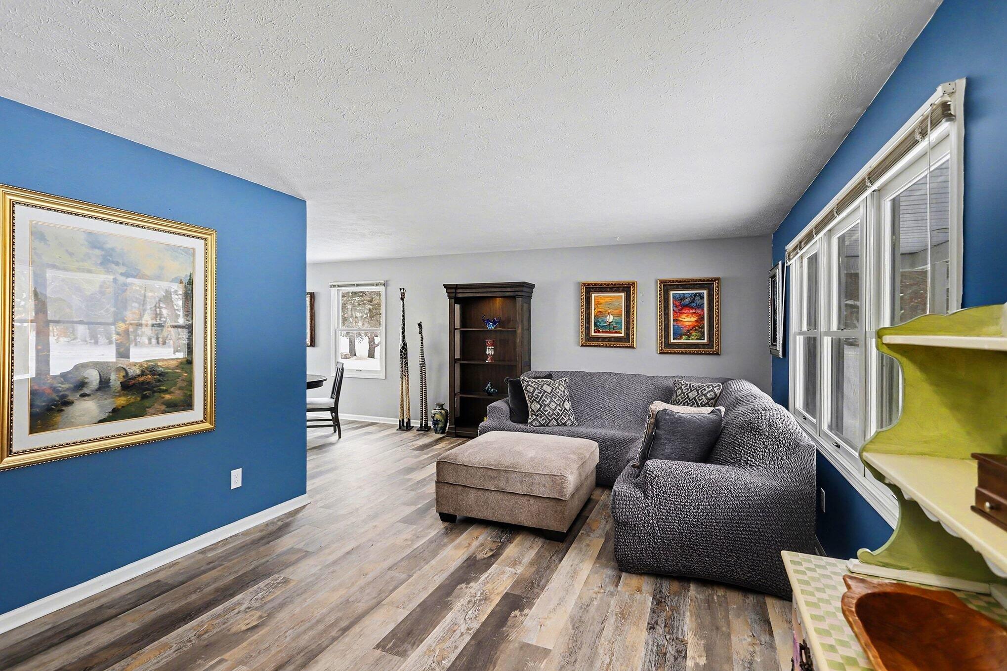 9214 Arrowhead Drive W