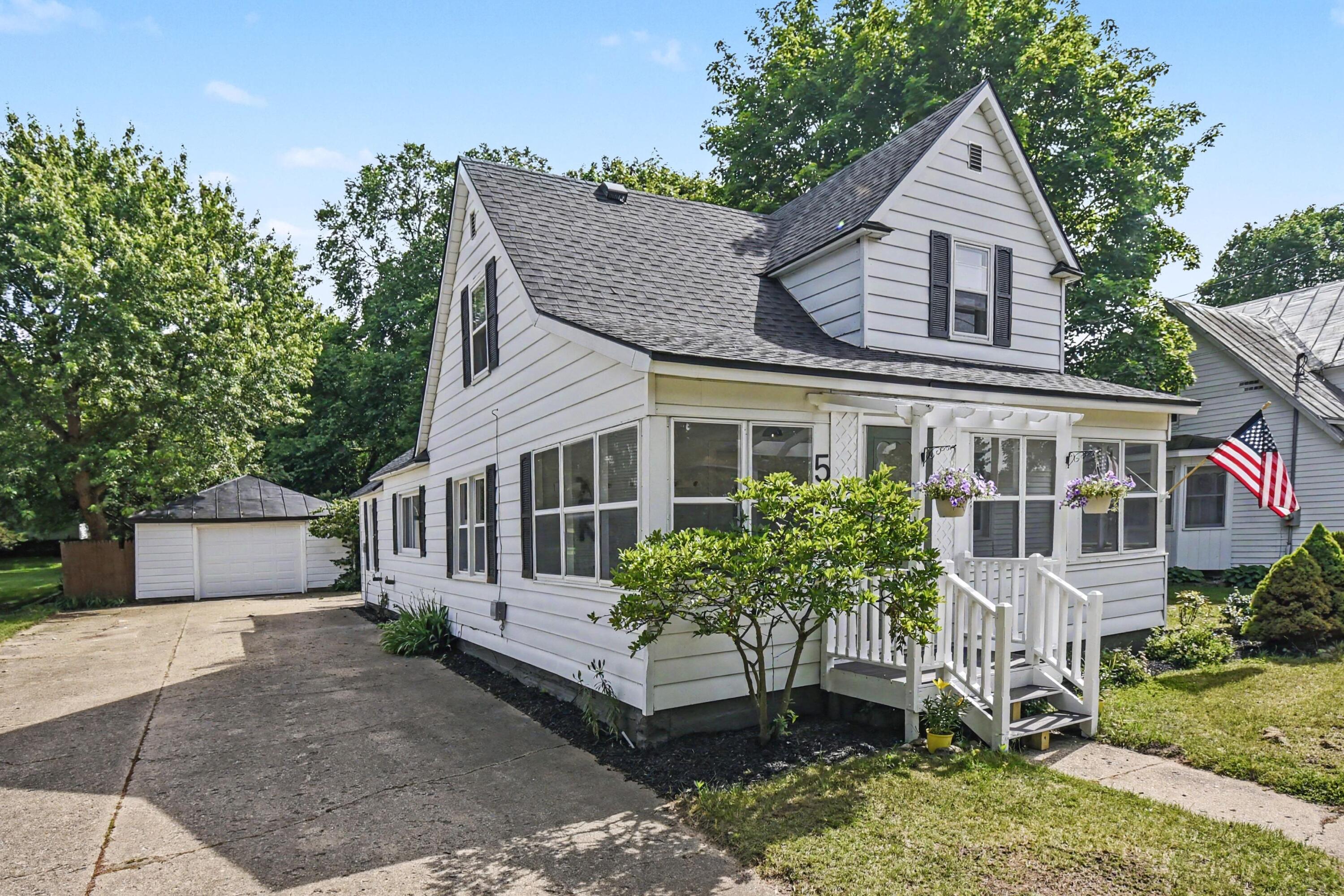 523 W Maple Street