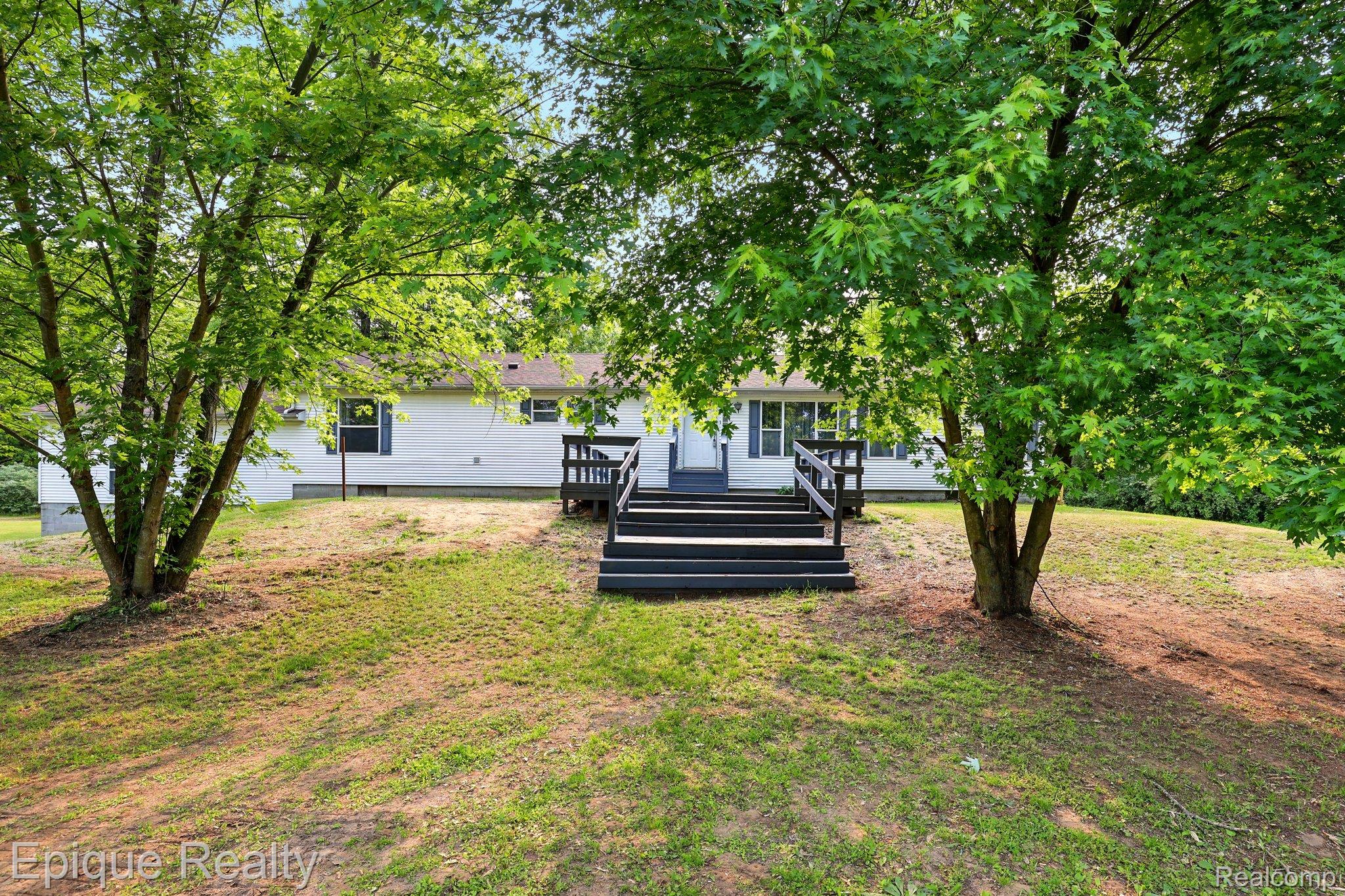 10900 Tuttlehill Road