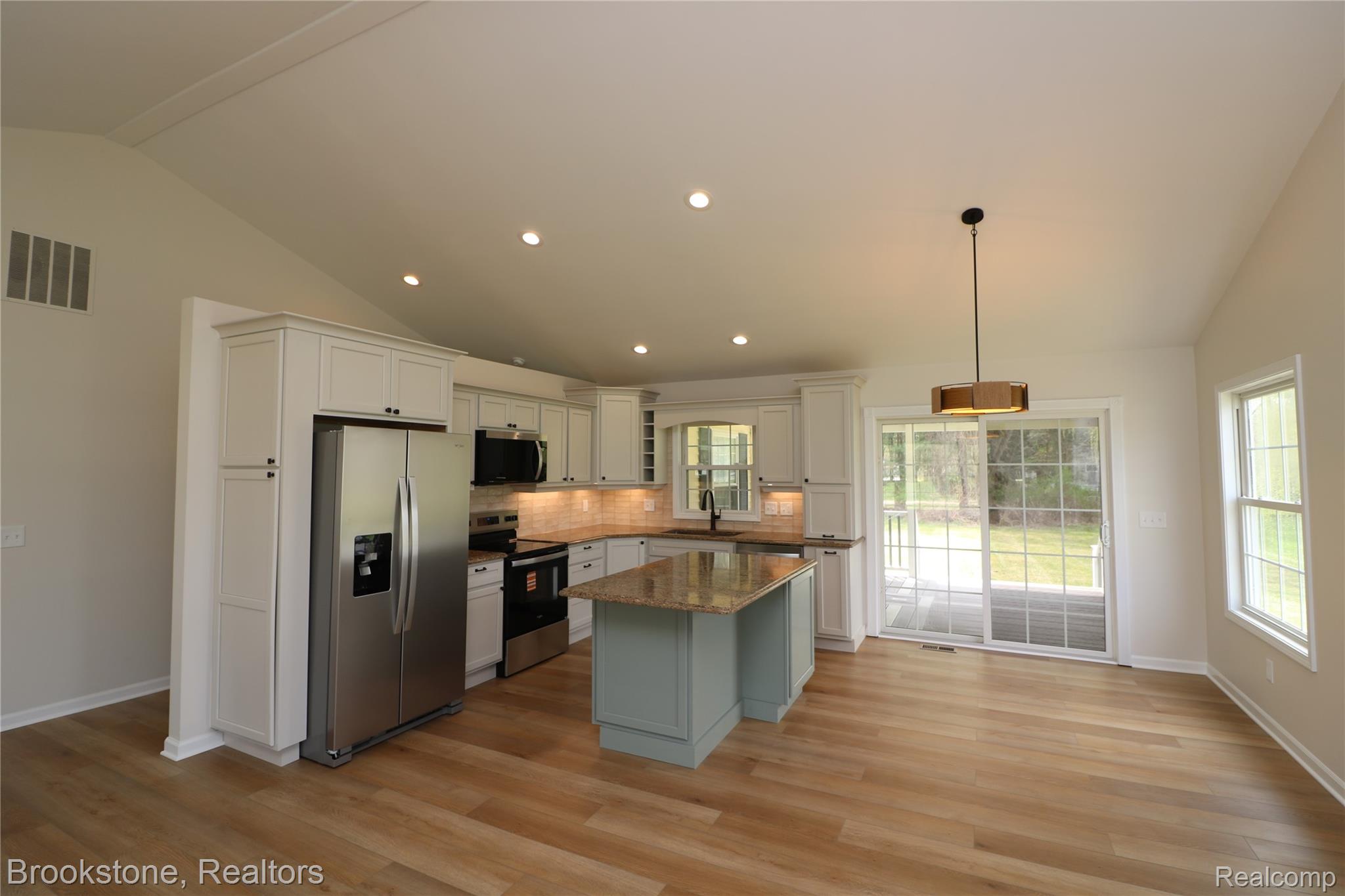 2141 Hunter Drive