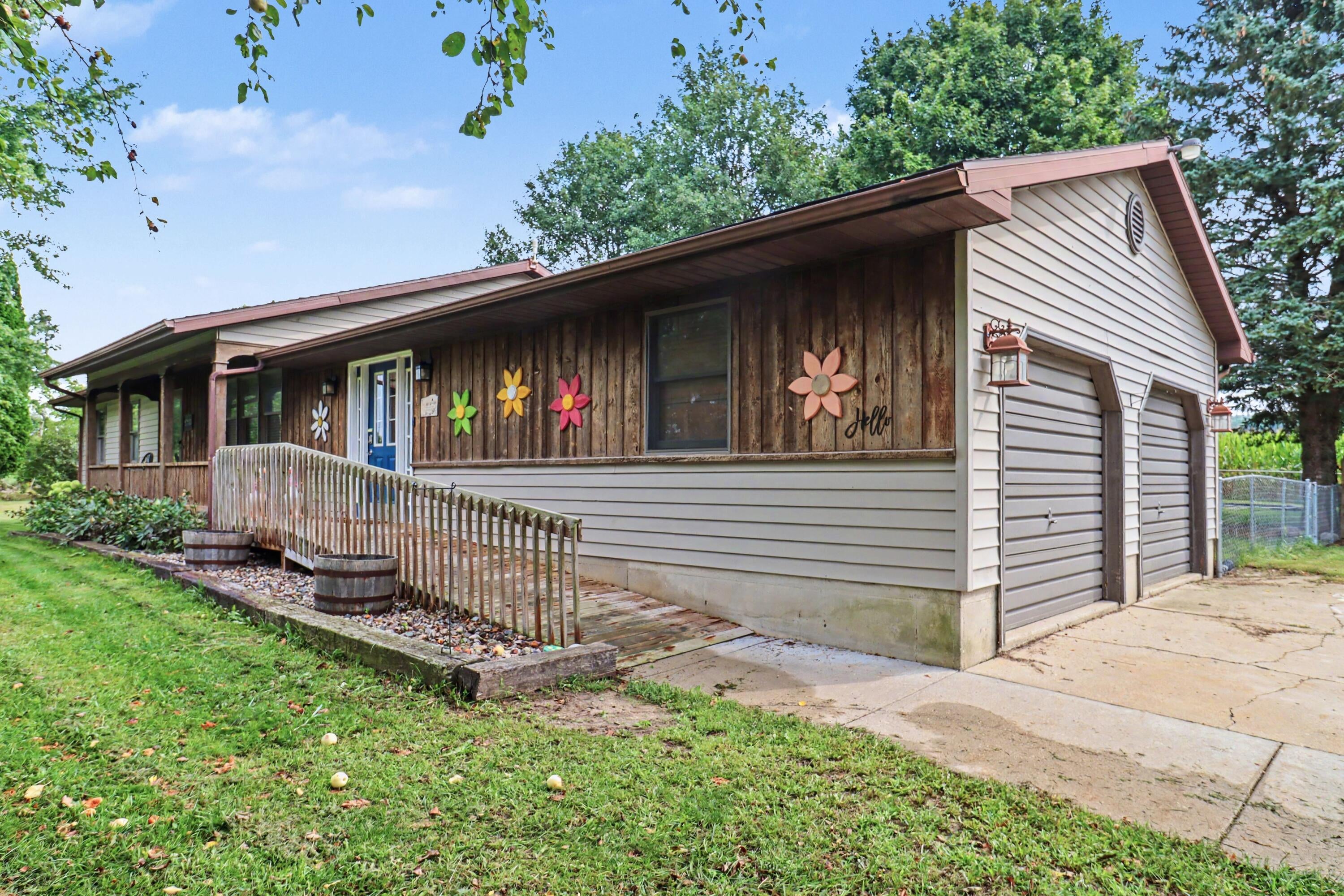 3696 N Holland Road