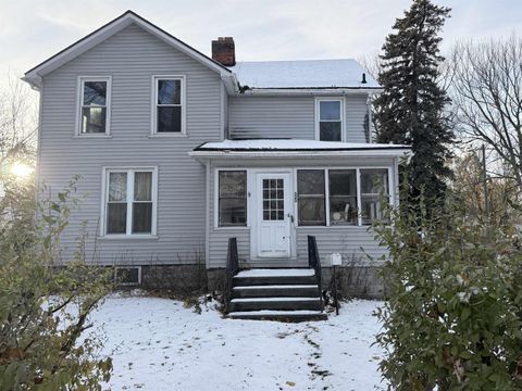 523 N Trumbull Street Bay City City MI 48708