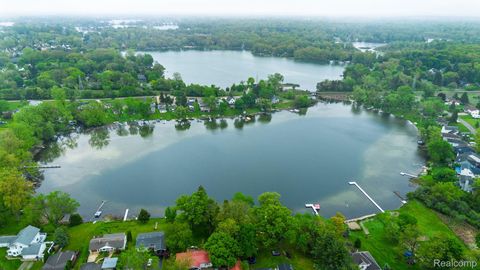 Tiny photo for 656 Lawson Drive, Orion Charter Township, MI 48362 (MLS # 20251052629)