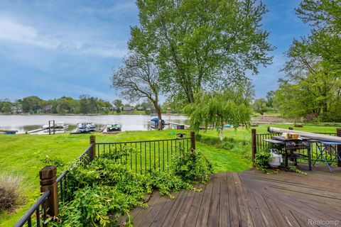 Tiny photo for 656 Lawson Drive, Orion Charter Township, MI 48362 (MLS # 20251052629)