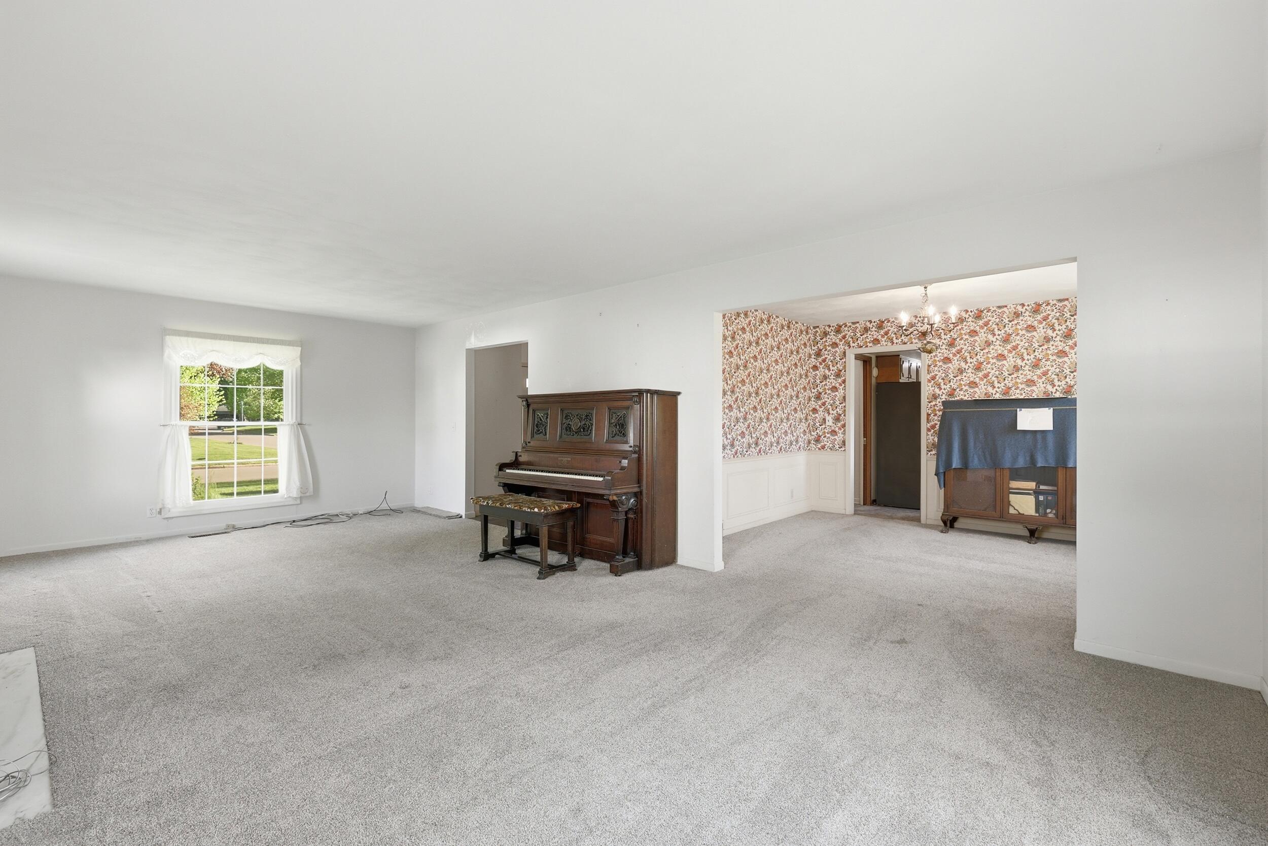 2222 Riverwood Drive