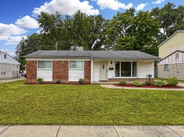 32339 Chalfonte Drive Warren City MI 48092