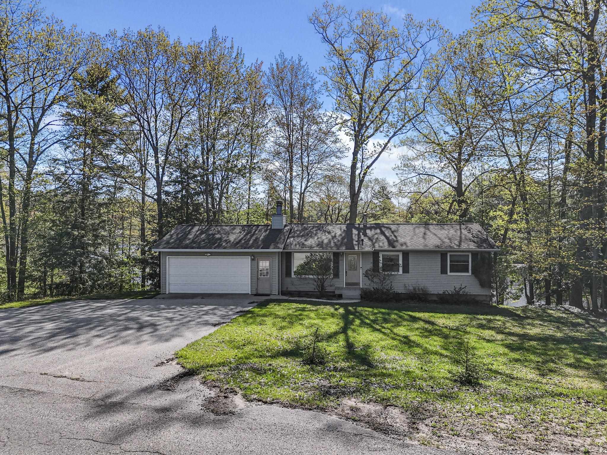 4064 N Spider Lake