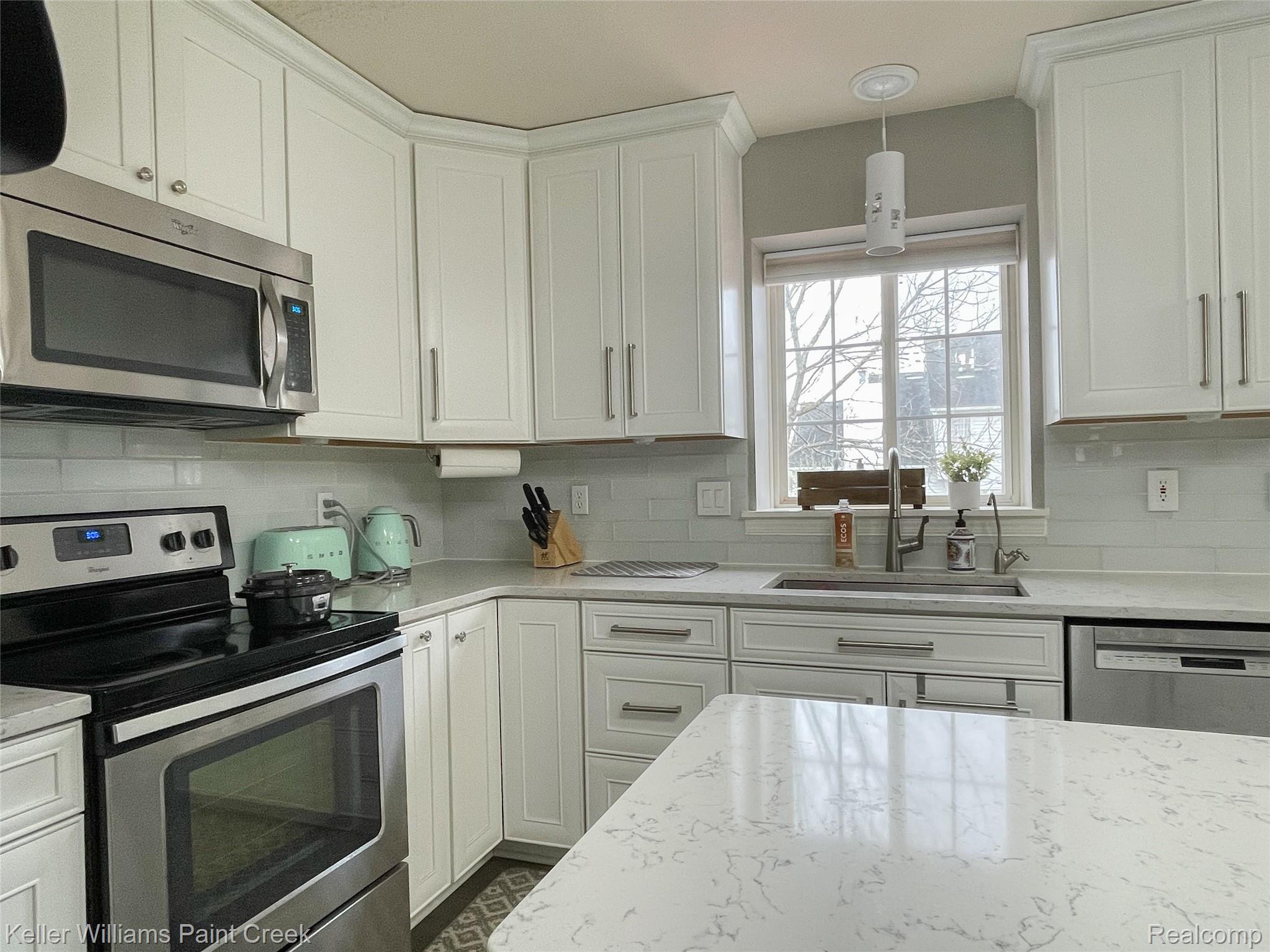 4927 Ravine Court