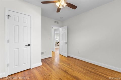 Tiny photo for 418 E Woodland Street, Ferndale City, MI 48220 (MLS # 20261021645)