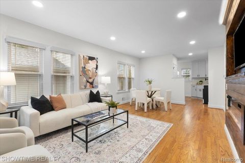 Tiny photo for 418 E Woodland Street, Ferndale City, MI 48220 (MLS # 20261021645)