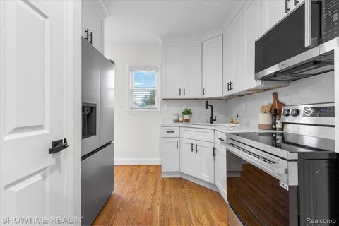 Tiny photo for 418 E Woodland Street, Ferndale City, MI 48220 (MLS # 20261021645)