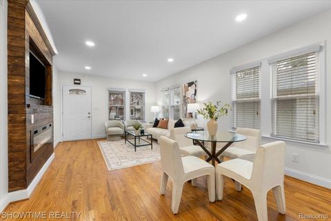 Tiny photo for 418 E Woodland Street, Ferndale City, MI 48220 (MLS # 20261021645)