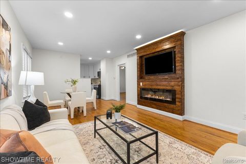 Tiny photo for 418 E Woodland Street, Ferndale City, MI 48220 (MLS # 20261021645)