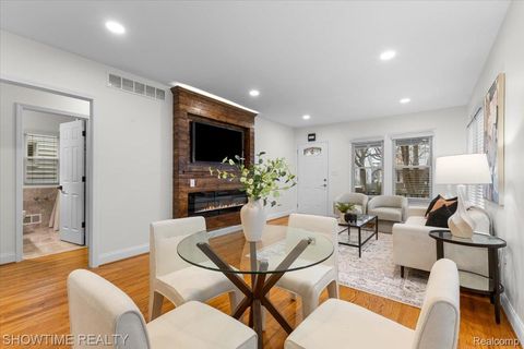 Tiny photo for 418 E Woodland Street, Ferndale City, MI 48220 (MLS # 20261021645)