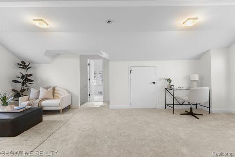 Tiny photo for 418 E Woodland Street, Ferndale City, MI 48220 (MLS # 20261021645)