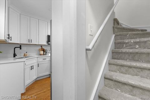 Tiny photo for 418 E Woodland Street, Ferndale City, MI 48220 (MLS # 20261021645)