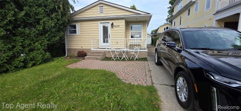 Photo for 5625 Putnam Drive