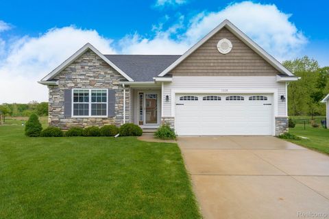 13135 River Rock Pass Fenton Charter Township MI 48451