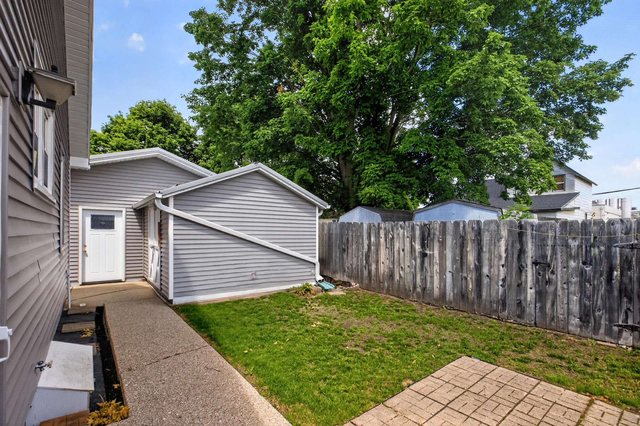 124 E Bittner Avenue