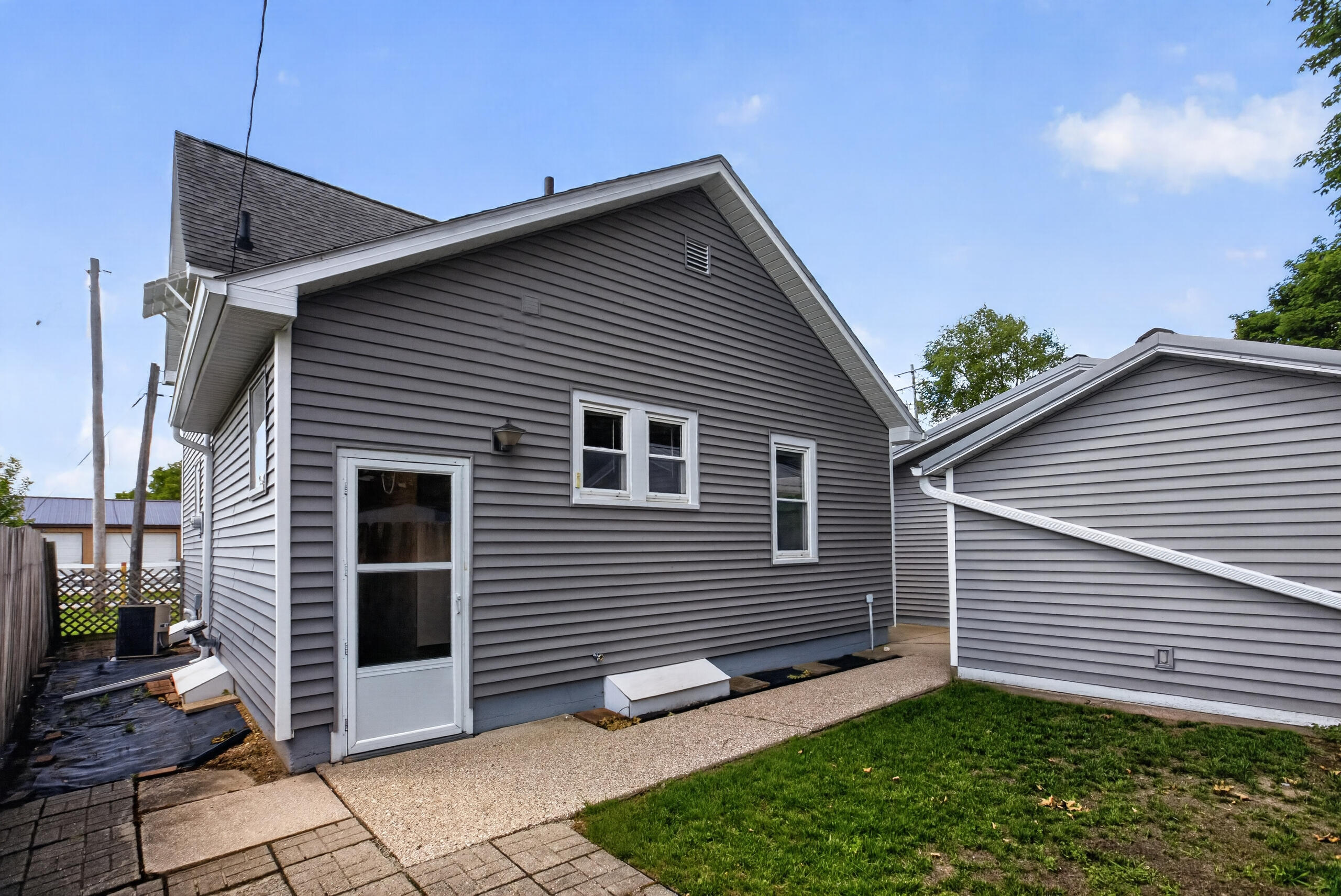 124 E Bittner Avenue