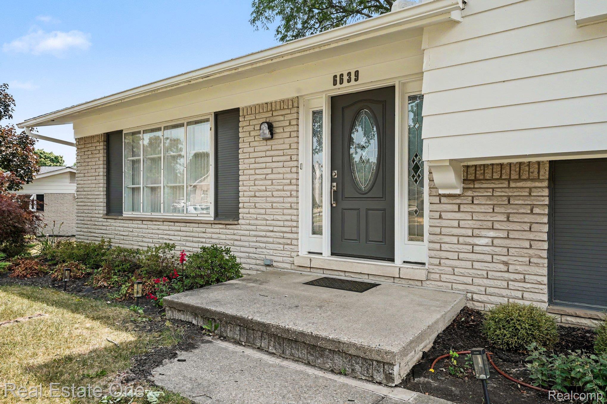 6639 Tamerlane Drive