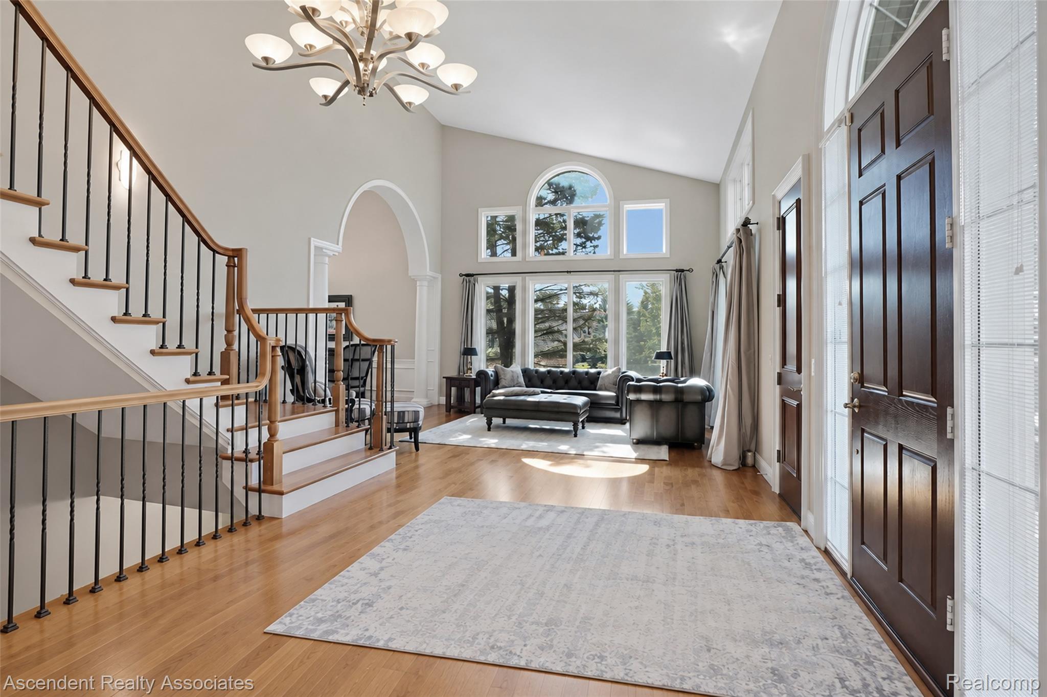 734 Wellington Circle