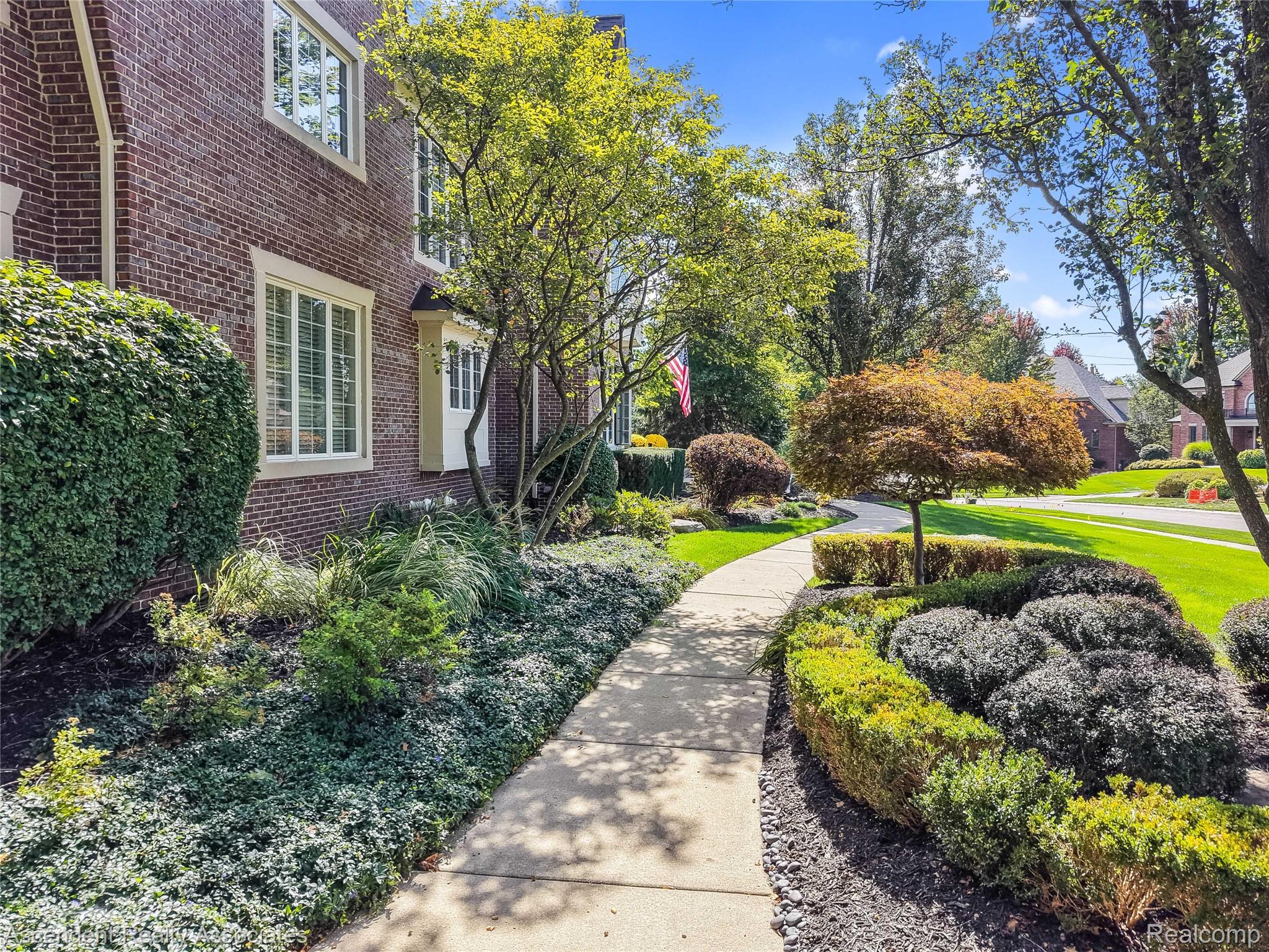 734 Wellington Circle