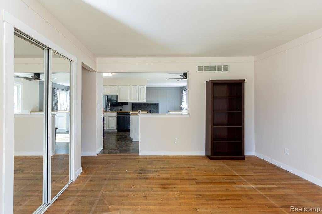 15270 Cambridge Drive