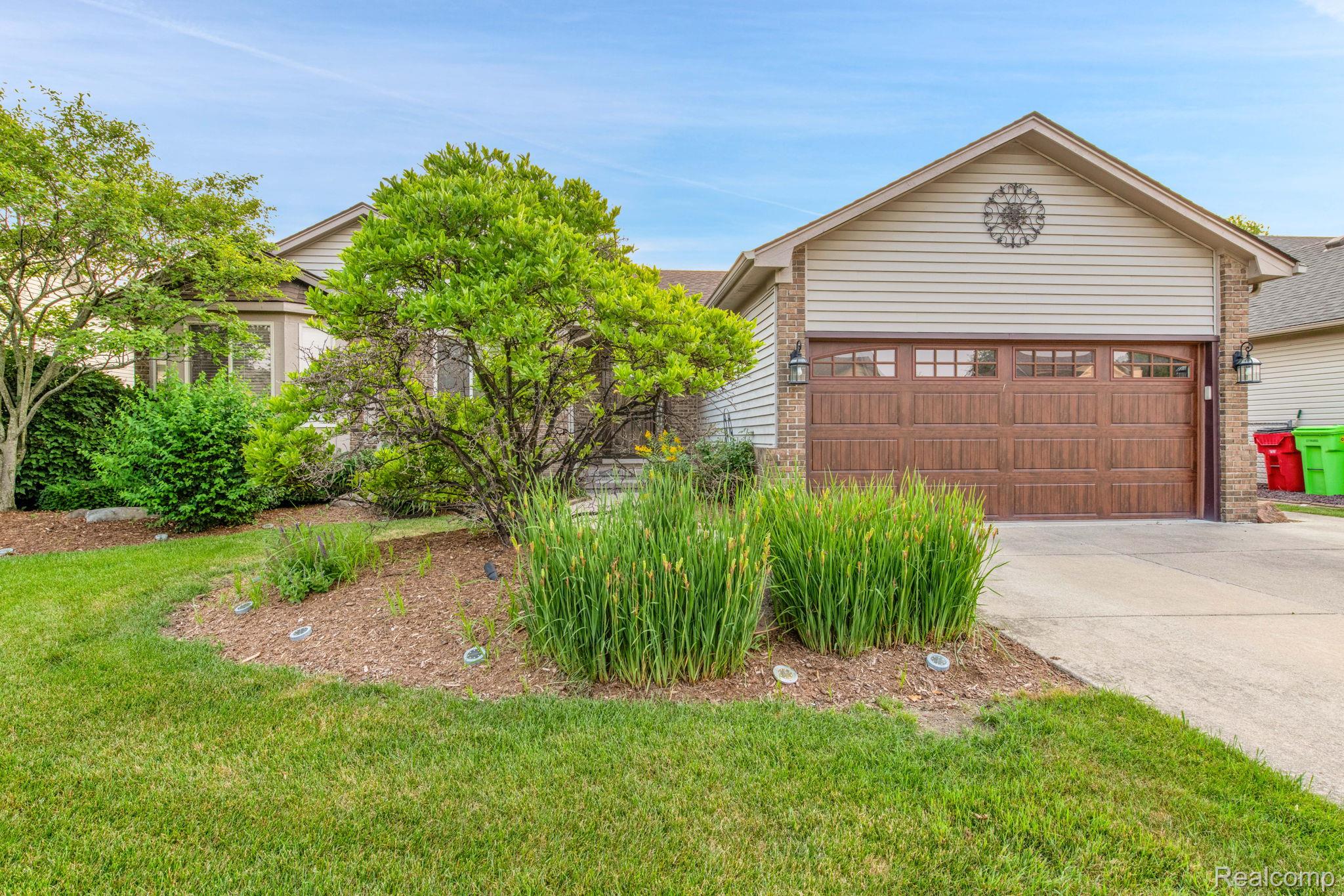 52865 Cross Creek Drive