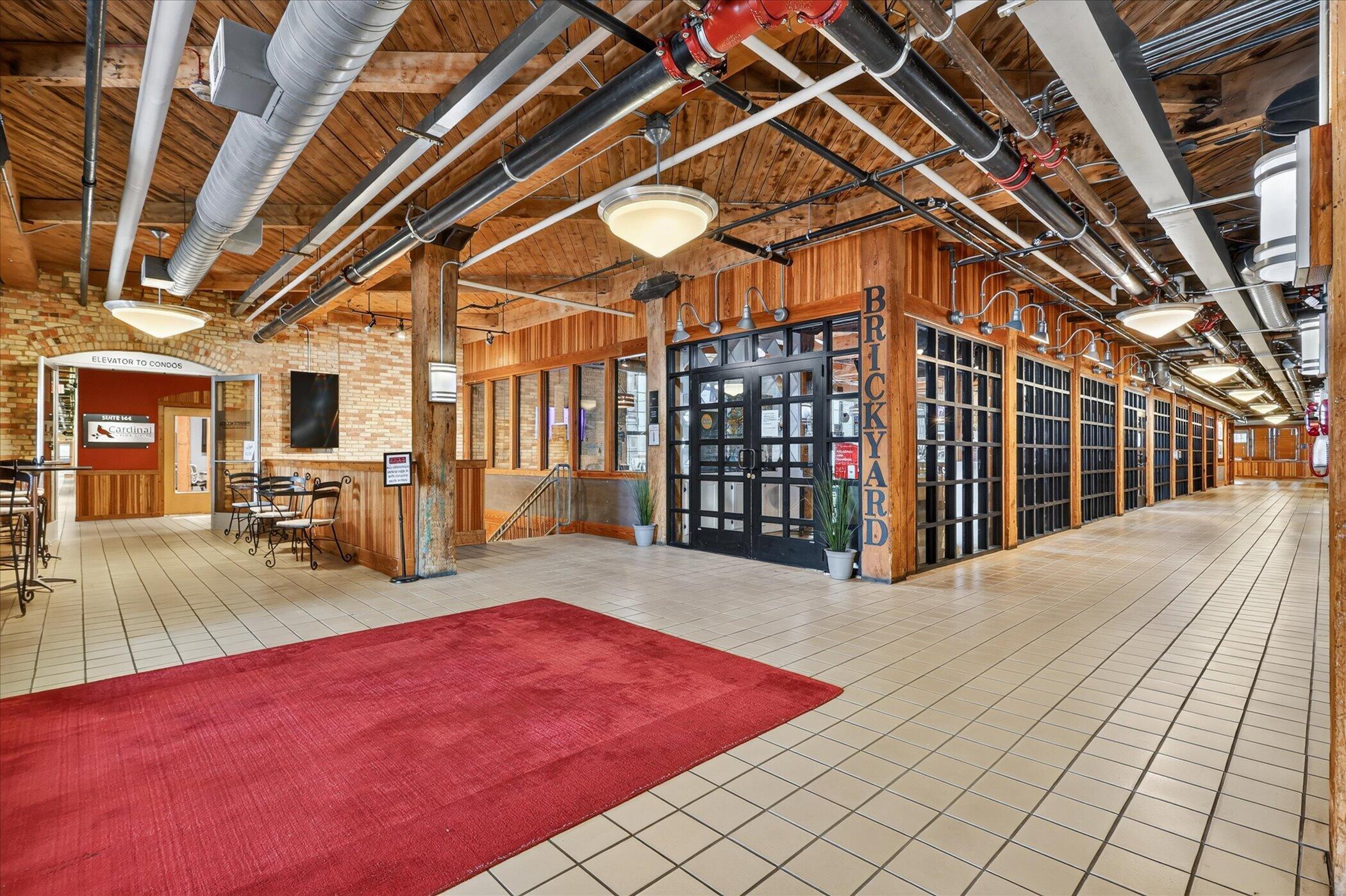 940 Monroe Avenue NW 462