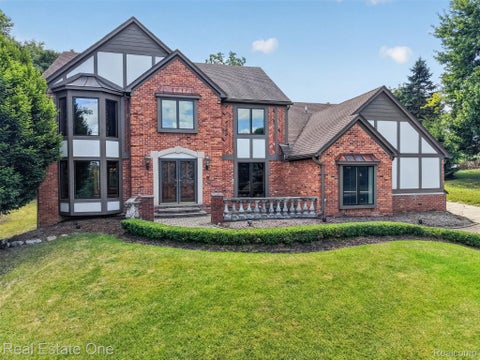Photo of 871 Stanford Court, Rochester Hills City, MI 48309 (MLS # 20261068211)