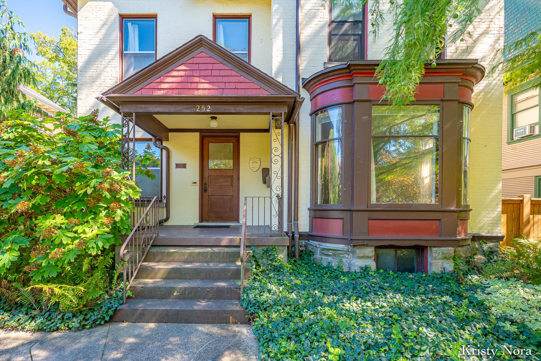 252 Madison Avenue SE
