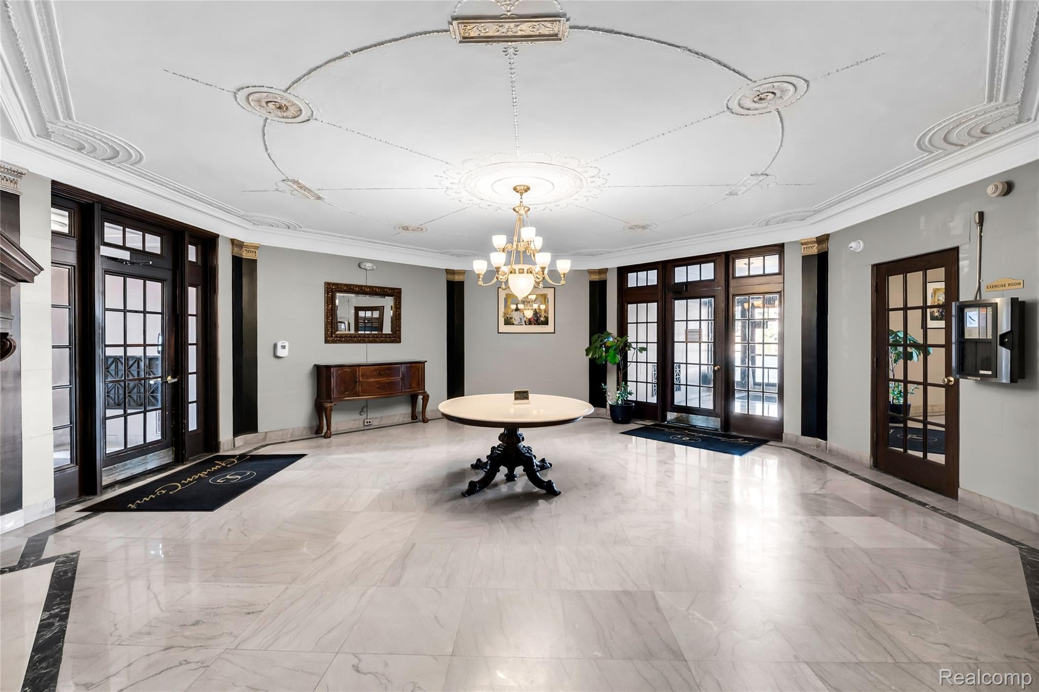 2900 Jefferson 42
