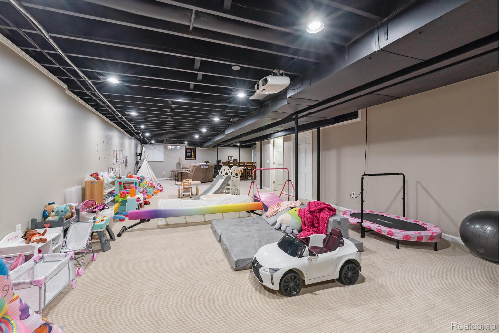 Huron Charter Township, Michigan 48164, United States, 3 Bedrooms Bedrooms, ,3 BathroomsBathrooms,Residential,Active,222337