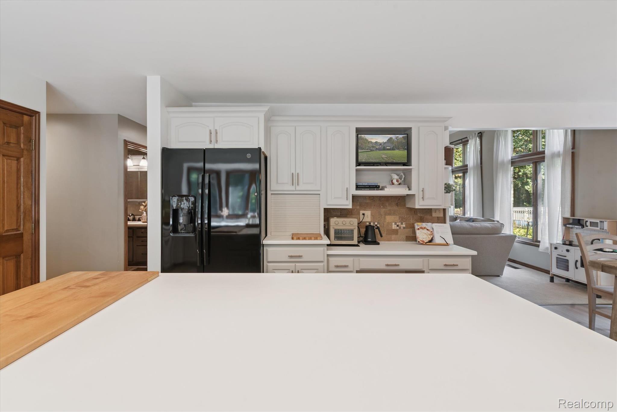 Huron Charter Township, Michigan 48164, United States, 3 Bedrooms Bedrooms, ,3 BathroomsBathrooms,Residential,Active,222337