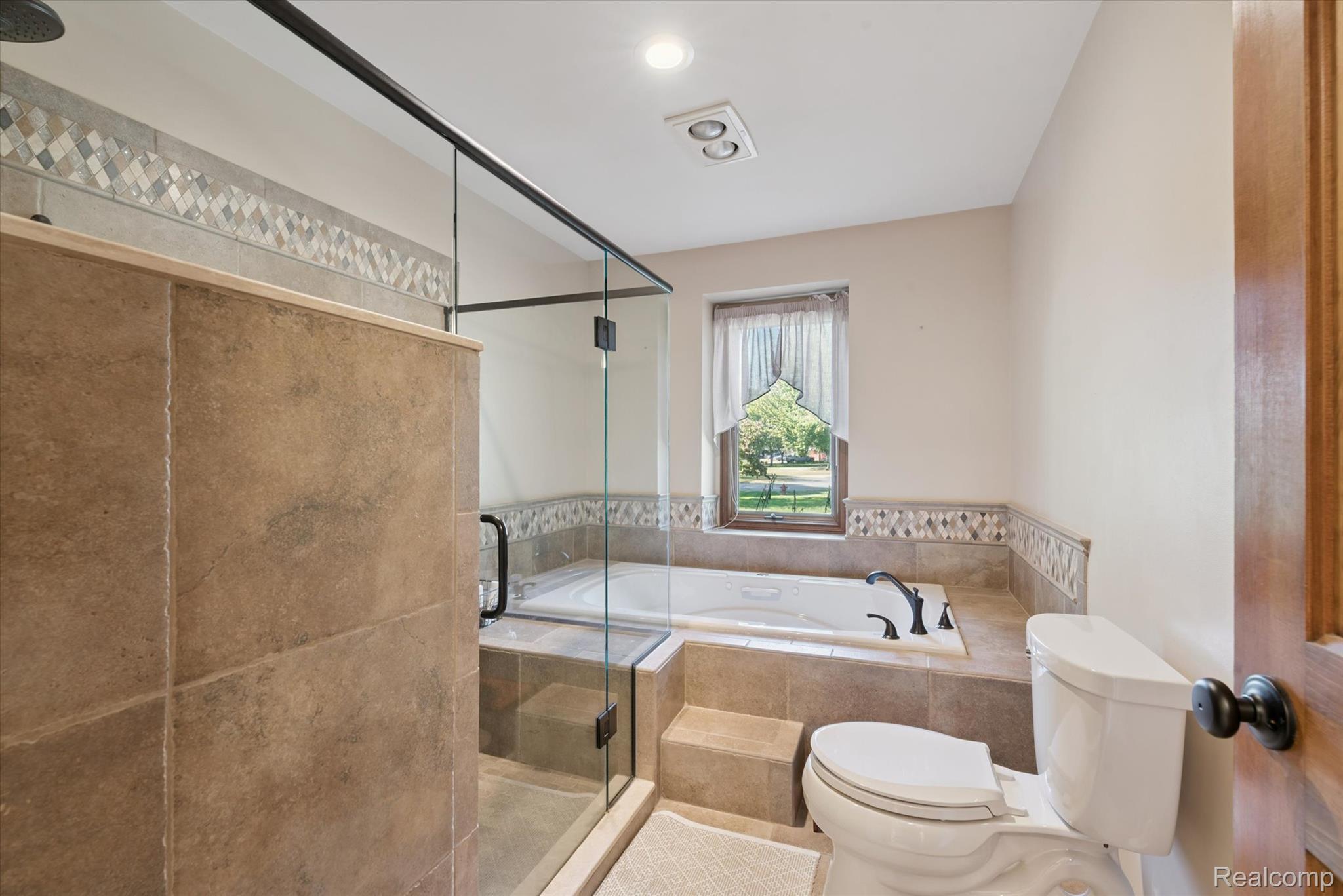 Huron Charter Township, Michigan 48164, United States, 3 Bedrooms Bedrooms, ,3 BathroomsBathrooms,Residential,Active,222337